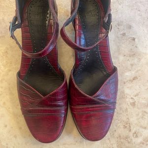Dansko Mary Jane’s size 9